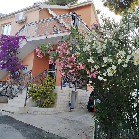 Milenka * Rogoznica (Sibenik-Knin)